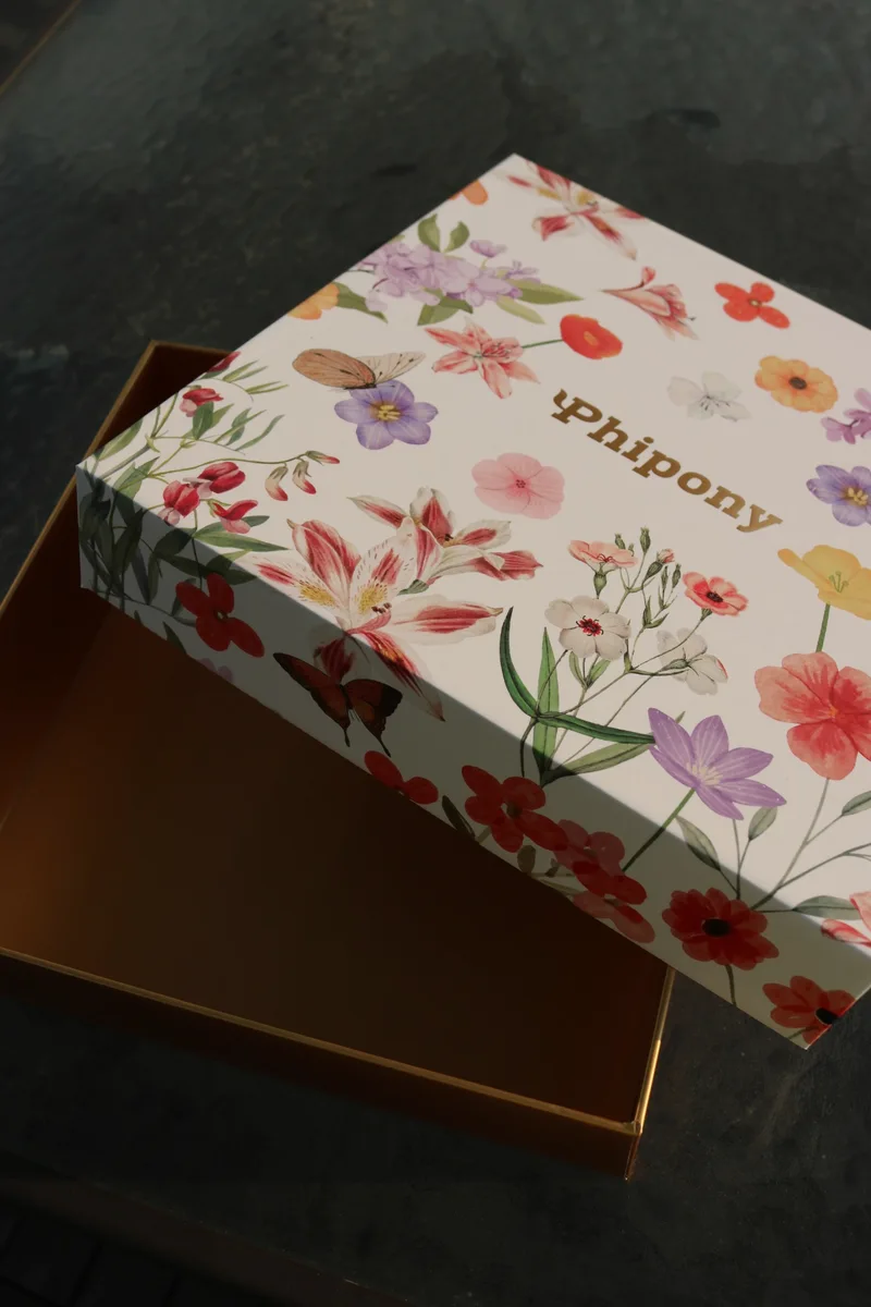 Retail & gifting packaging reference illustration