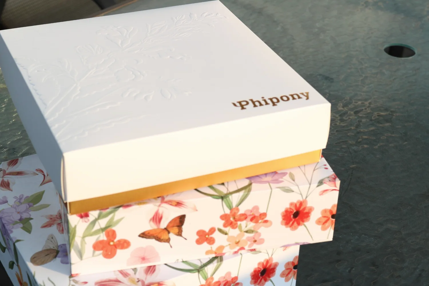 Floral printed Phipony gift box sample
