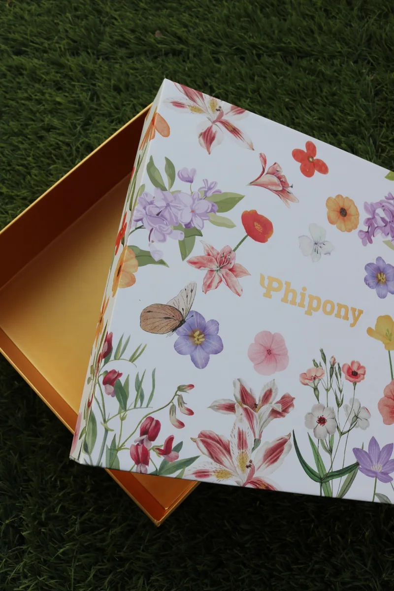 Rigid & gift boxes packaging visual